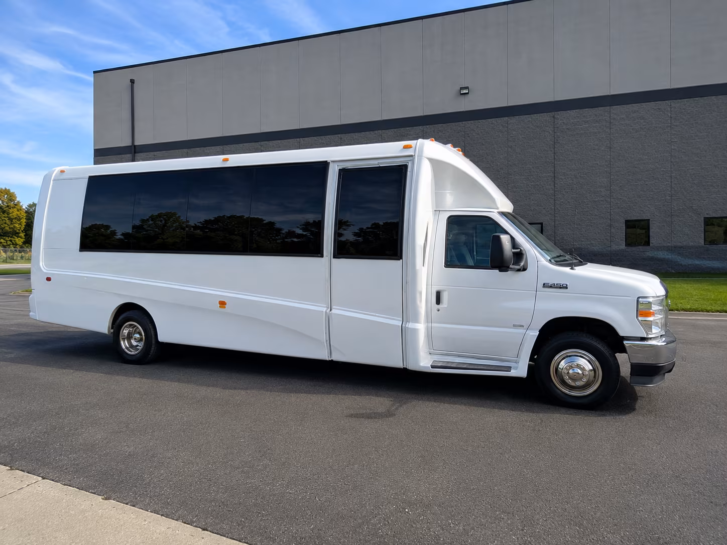 concert bus rentals for groups traveling to moscow idaho venues