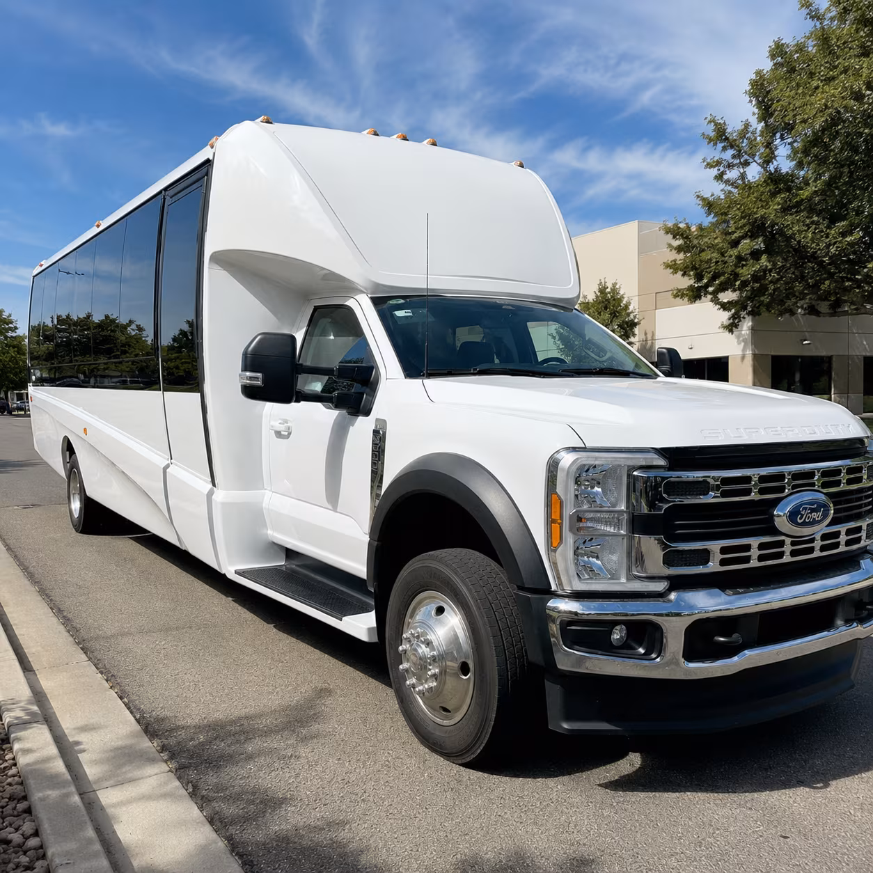 corporate airport transfer buses to and from pullman moscow regional airport
