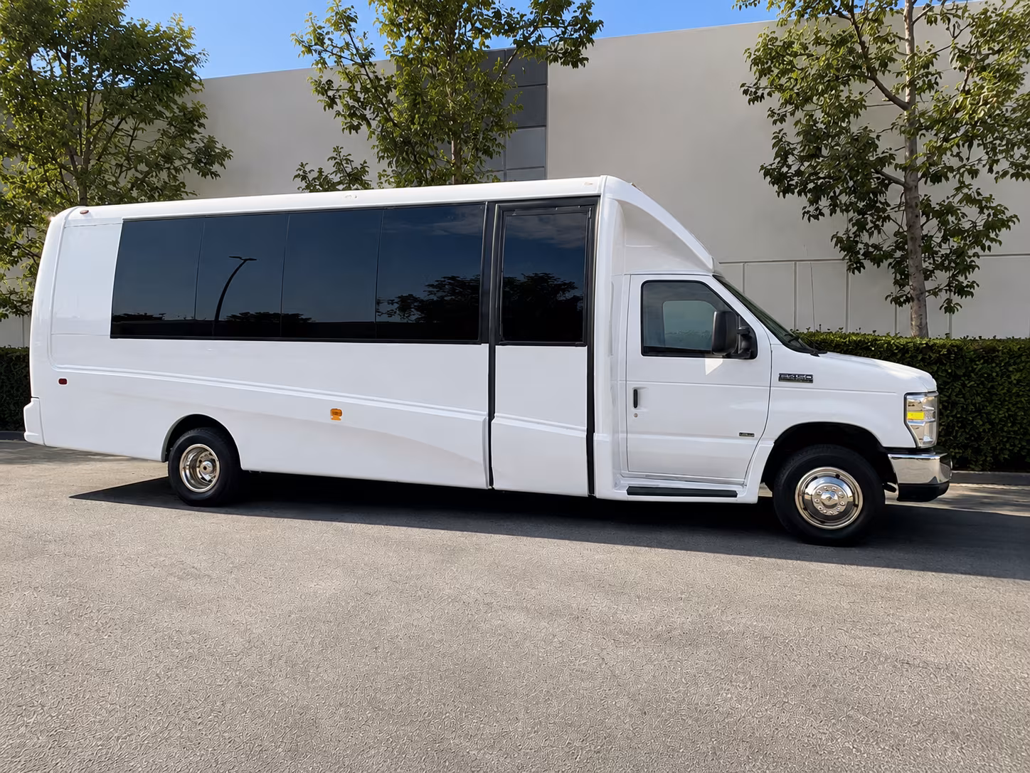 find the perfect transportation for your next corporate event 1